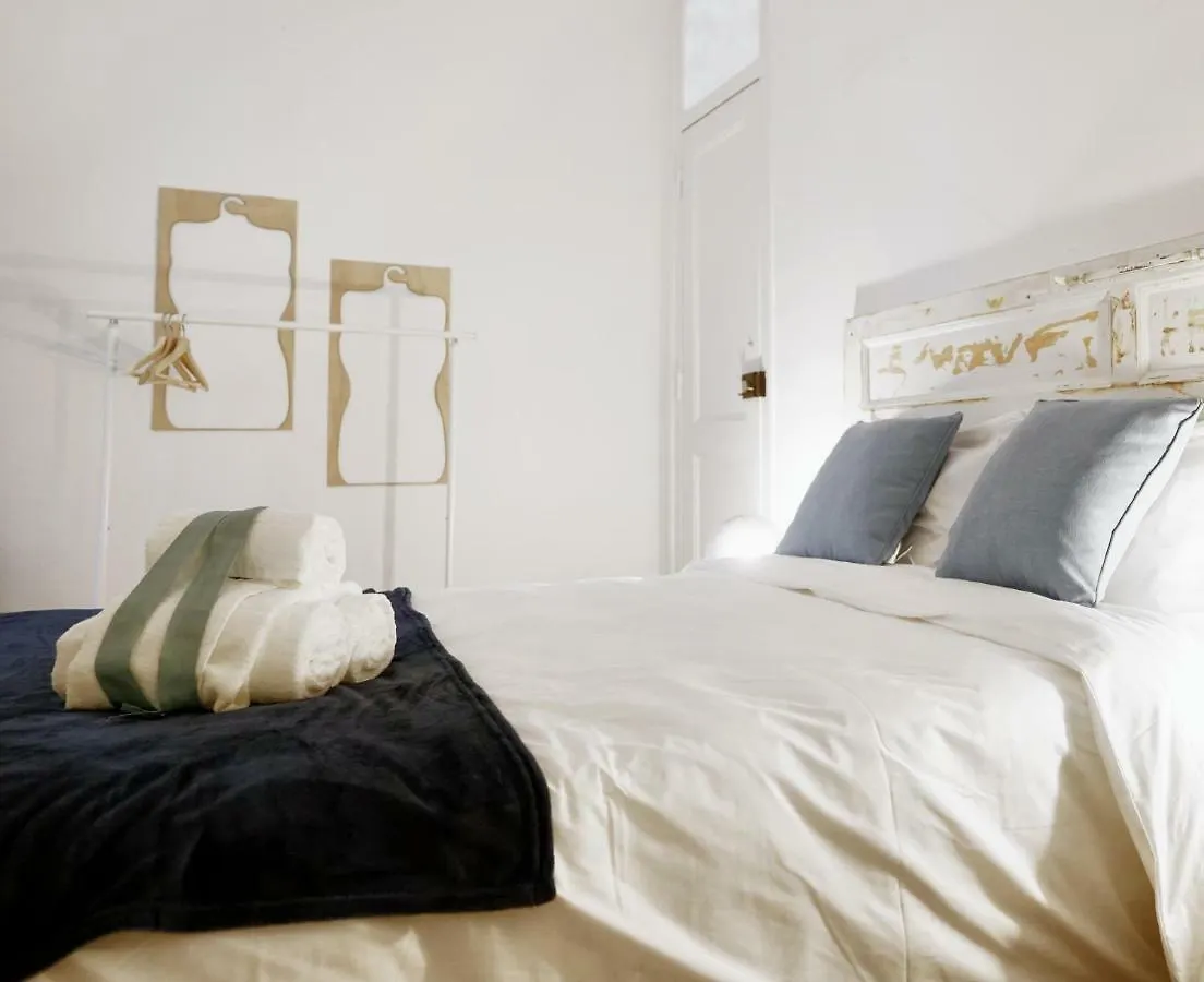 1924 Bed & Breakfast Lisbon